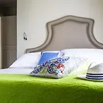 Accademia 39 بيت ضيافة 4*